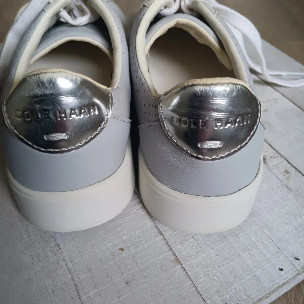 Cole Haan Sz 6.5 Minimalist Casual Gray and White Sneakers